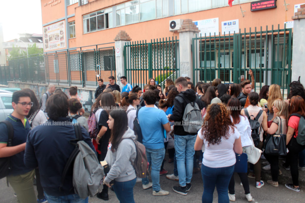 Lamezia: al via gli esami di maturità 2016, le impressioni degli studenti - VIDEO