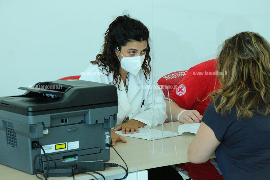 Vaccinazioni in Calabria, ecco gli orari degli “hub”