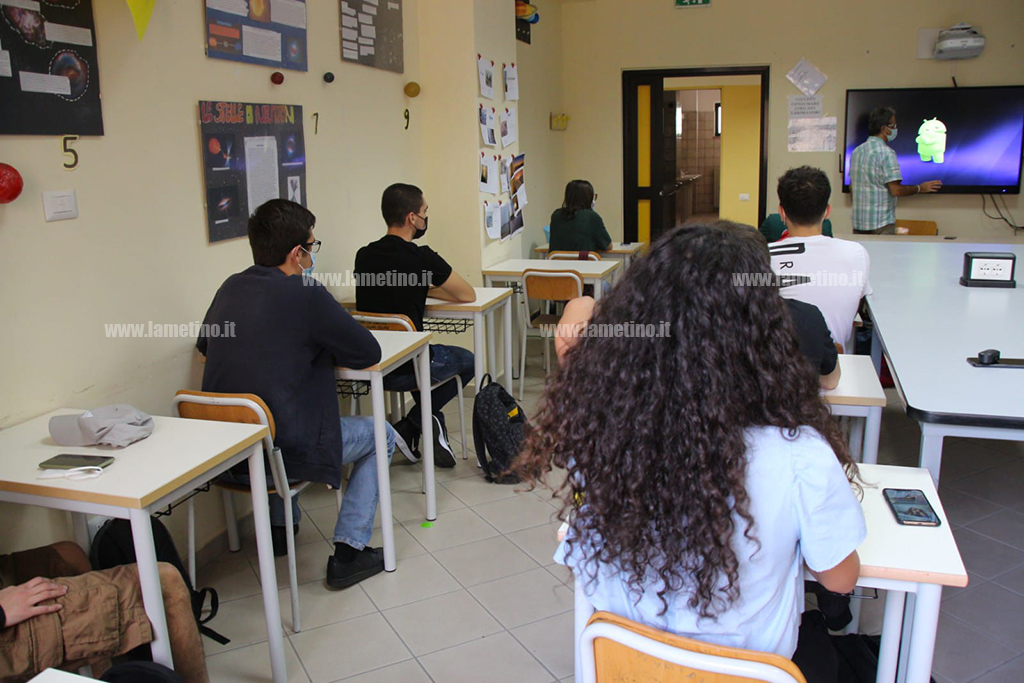 primo-giorno-di-scuola-lamezia-20217771c25_a1ef5.jpg