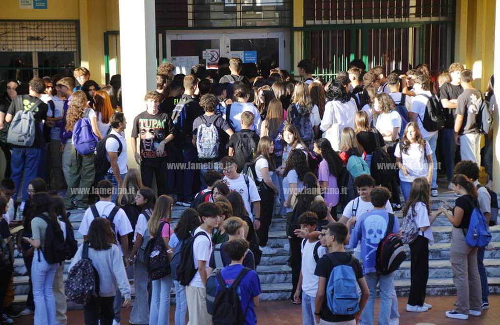 primo-giorno-scuola-lamezia-sett-22-11492e21fc0_e13b3_a6300_cf47c.jpg