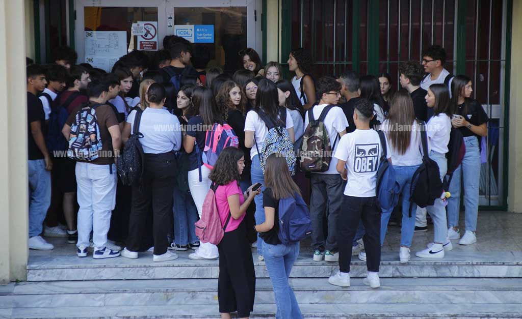 primo-giorno-scuola-lamezia-sett-225881_a0681.jpg