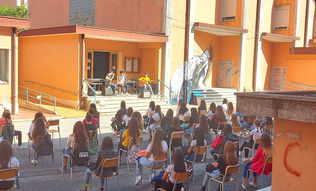 Lamezia, l’orchestra del liceo musicale accoglie le classi prime al “Campanella”