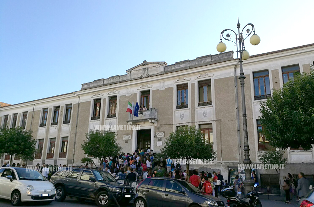 primogiorno-scuola-2016-ok-mag-perri.jpg