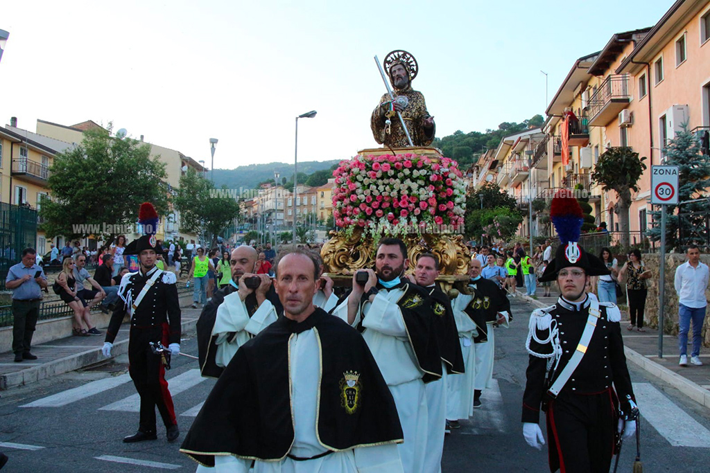 processione-3_b6ea8.jpg