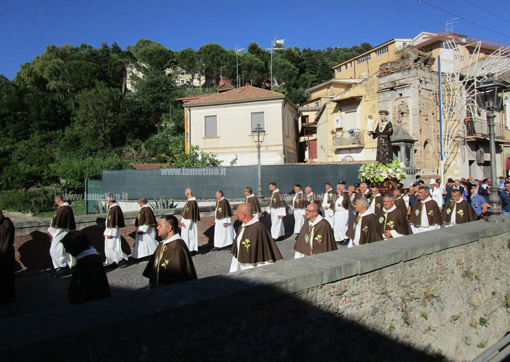 processione7.56.15_b29bb.jpg