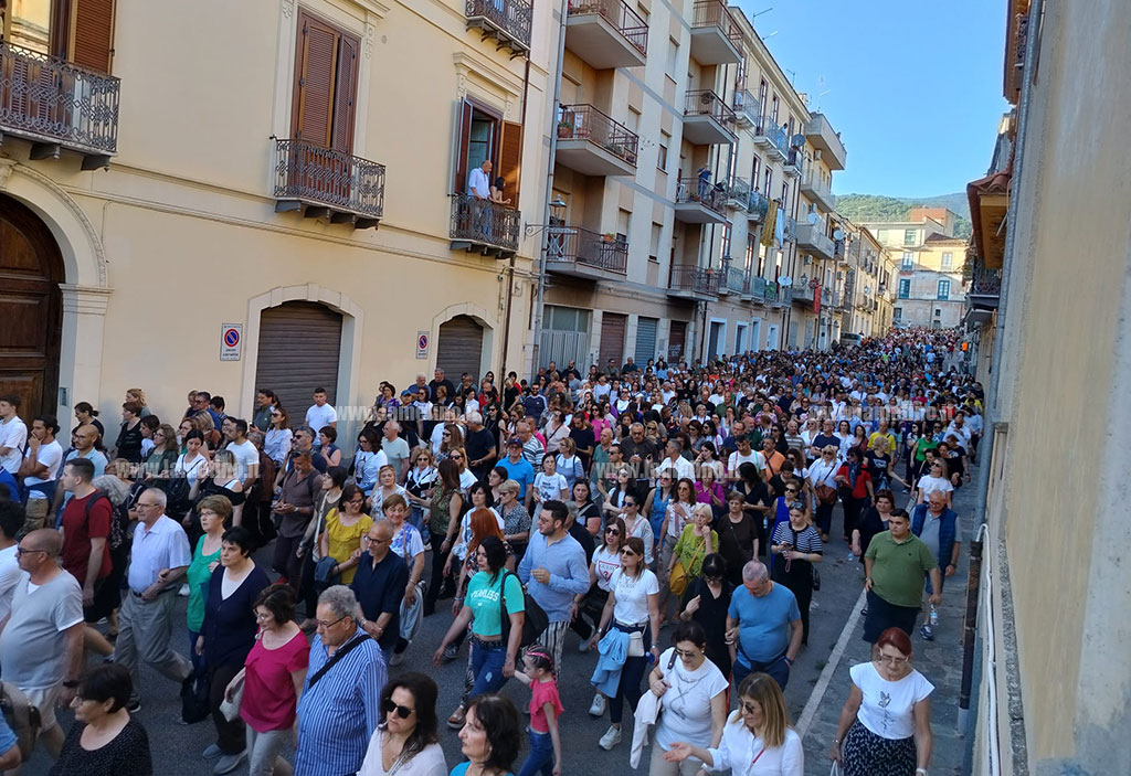 processione8.43.46_2f759.jpg