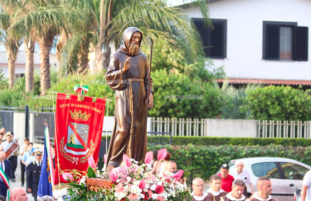Lamezia: celebrata festa in onore San Francesco, processione per le vie di Sant’Eufemia