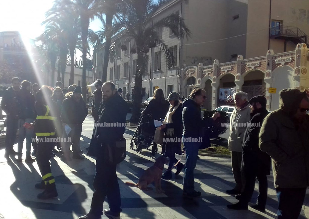Parte il processo contro il presunto assassino di Soumayla Sacko, sit-in davanti al tribunale di Catanzaro
