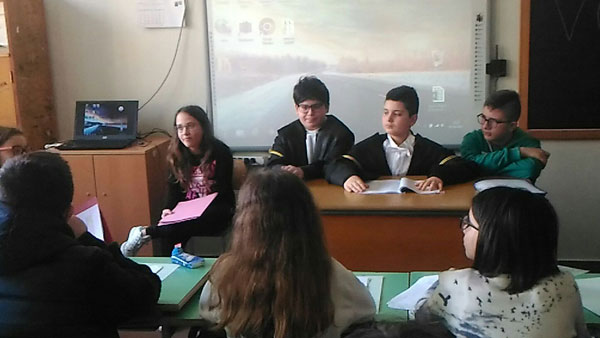 Lamezia, progetto Ciak 3 sul Cyberbullismo: 'un processo simulato per evitare un vero processo', premiati allievi I.C. Perri-Pitagora