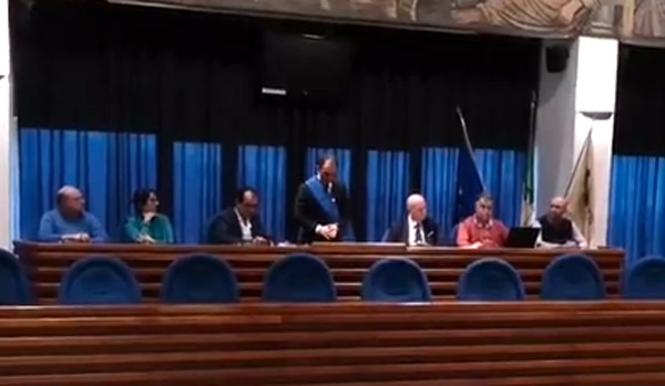 Provincia, FdI Lamezia bacchetta Abramo: "Non abbiamo bisogno di un tutor"