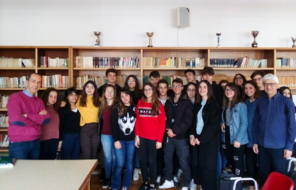 Lamezia, un viaggio tra storia e poesia al liceo "Fiorentino" con il professore Failla