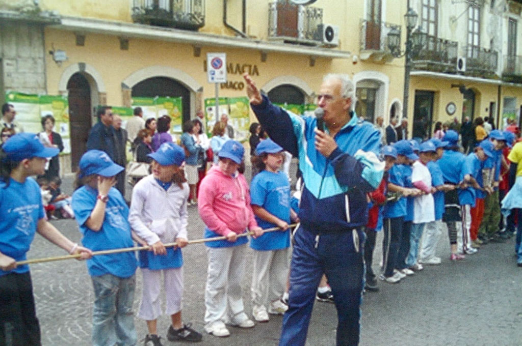 Lamezia, ad un anno dalla scomparsa la famiglia ricorda il professore Tropeano e la sua passione per lo sport