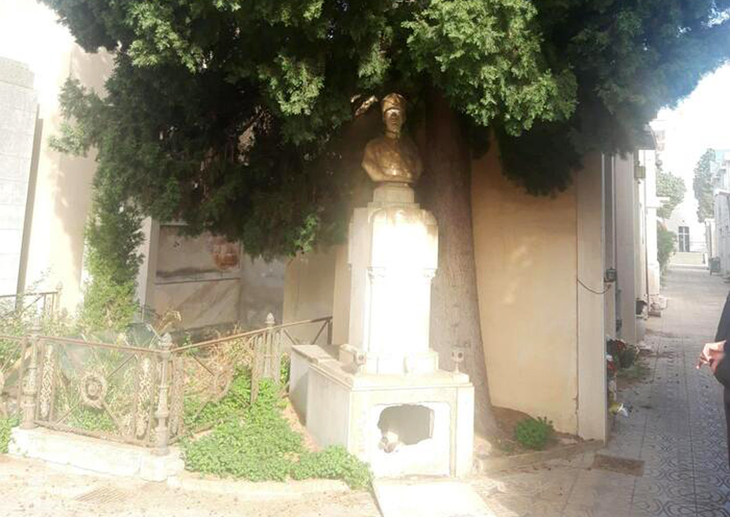 Profanata a Reggio Calabria tomba medaglia d'oro valor militare 