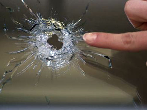 Calabria: Spari contro vetrina bar sul tirreno cosentino