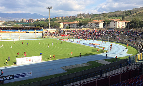 Calcio: Cosenza conquista promozione in Prima divisione