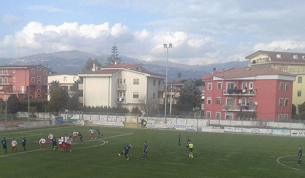 Primo ko interno stagionale della Promosport, piegata dalla capolista Cotronei 0-2