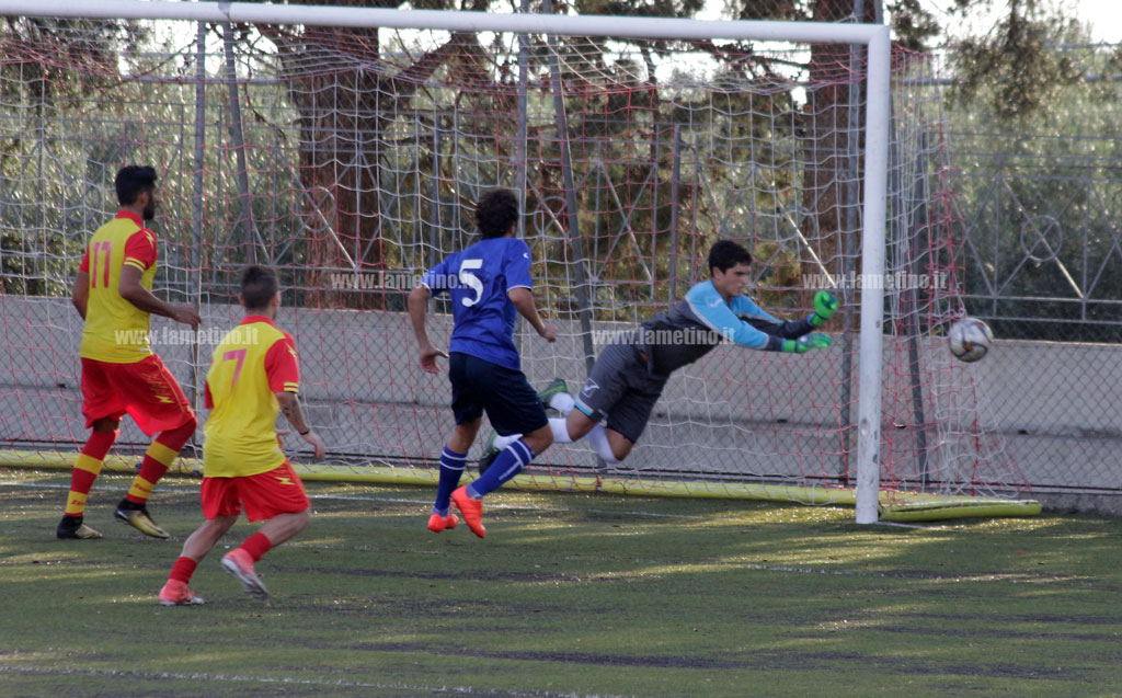 Coppa Italia, Promosport battuta 2-0 dall'Isola. Mercoledì la stracittadina con l'Asd Vigor Lamezia Calcio 1919