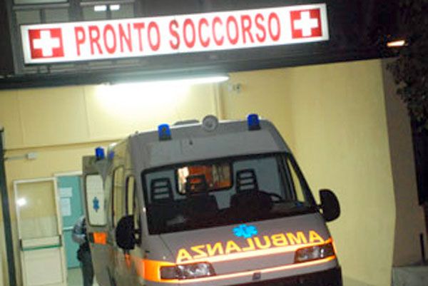 Operaio lametino ha malore mentre lavora a Cosenza, muore durante trasporto in ospedale