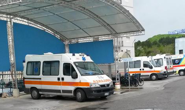 Dimesso dopo 15 ore da pronto soccorso a Crotone muore il giorno dopo: aperta inchiesta