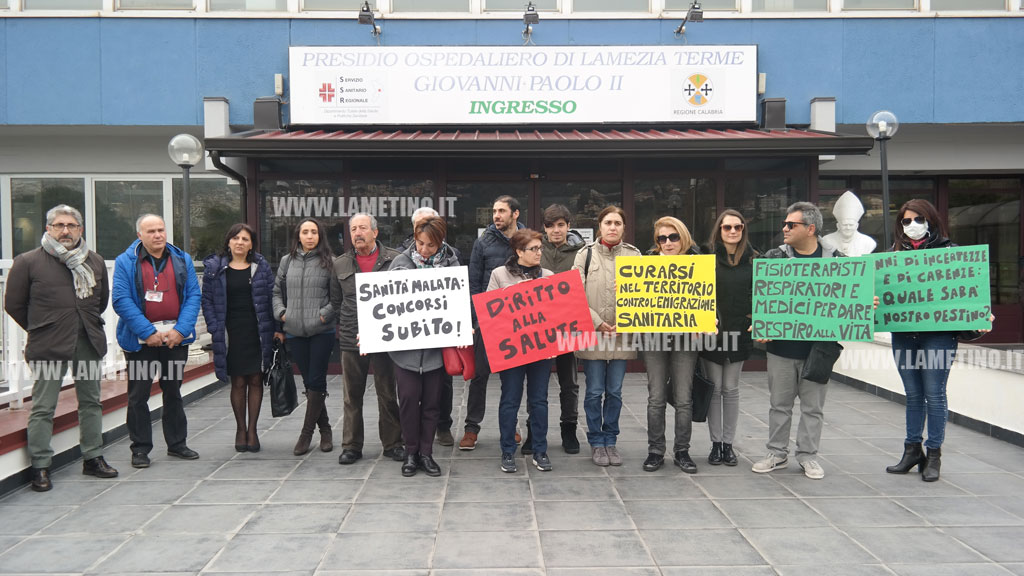 Lamezia, protesta pazienti fibrosi cistica: "Preoccupati per sorti centro, malati non possono essere cavie della burocrazia" - VIDEO