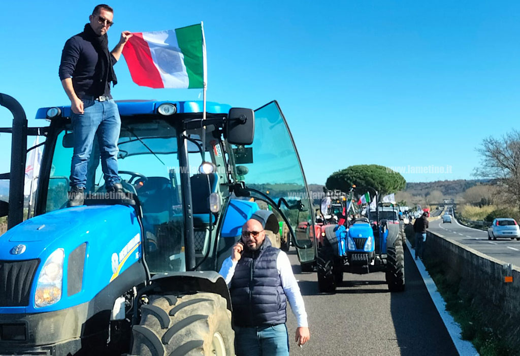 protesta-agricoltori-lamezia-1-245a43f-9cd8a77ea688_bb48c.jpg