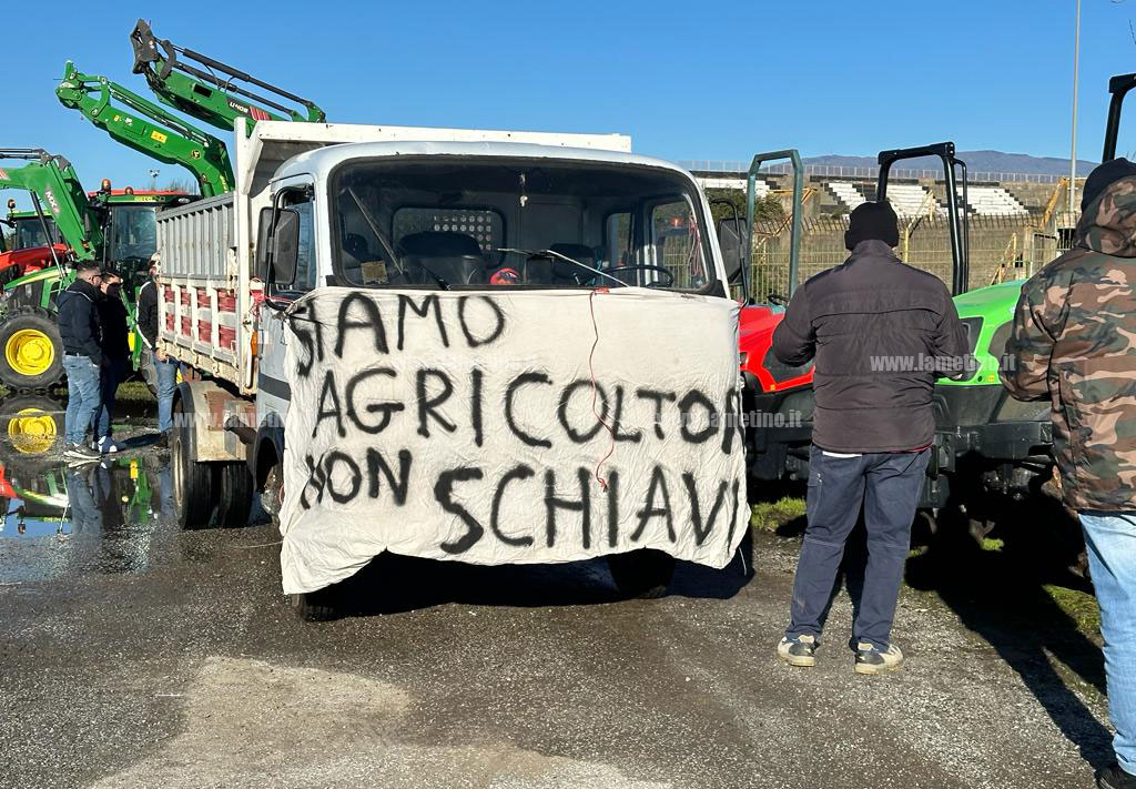 protesta-agricoltori-lamezia-22124--475f-b61c-a8b7baa0f0e0_fa586.jpg