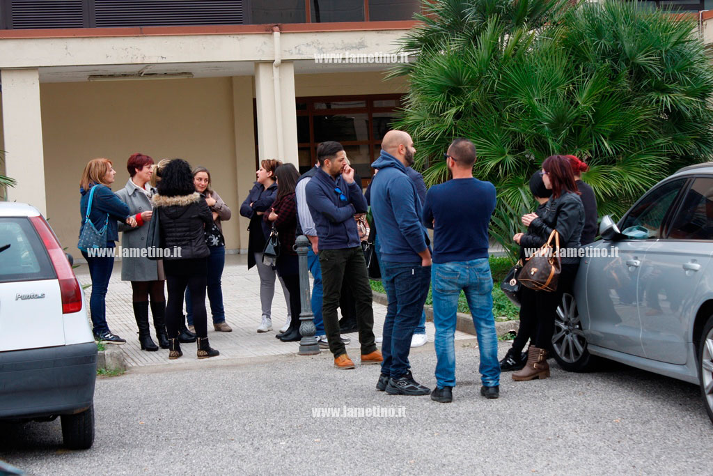 protesta-buoni-mensa-lamezia-2.jpg