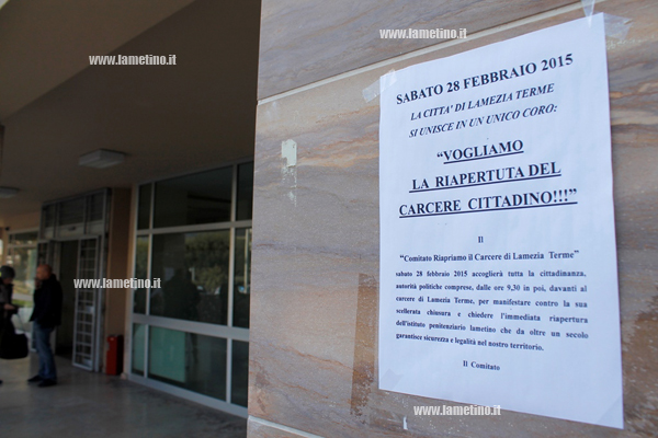 protesta-carcere-lamezia-28febb2015-3.jpg
