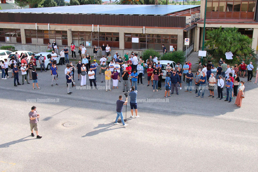 protesta-cittadini-5_2c389.jpg