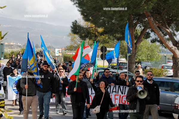 protesta-comune-pediatria-ospedale-lamezia-2.jpg