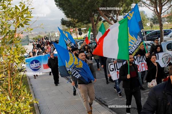 protesta-comune-pediatria-ospedale-lamezia-3.jpg