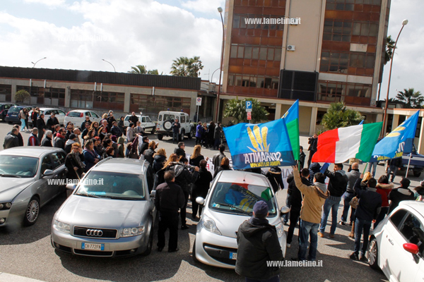 protesta-comune-pediatria-ospedale-lamezia.jpg