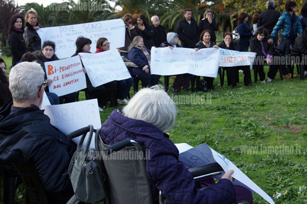 Lamezia, disabili occupano Asp dopo tagli ad assistenza