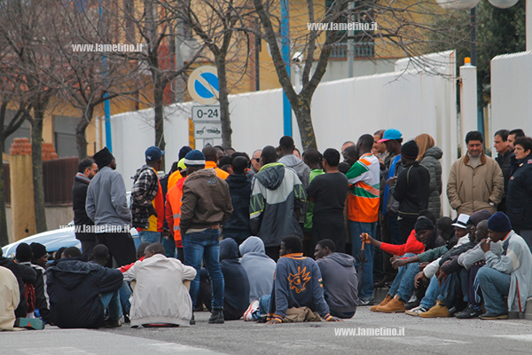 protesta-immigrati-03022015-00.jpg