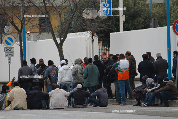 protesta-immigrati-03022015-06.jpg