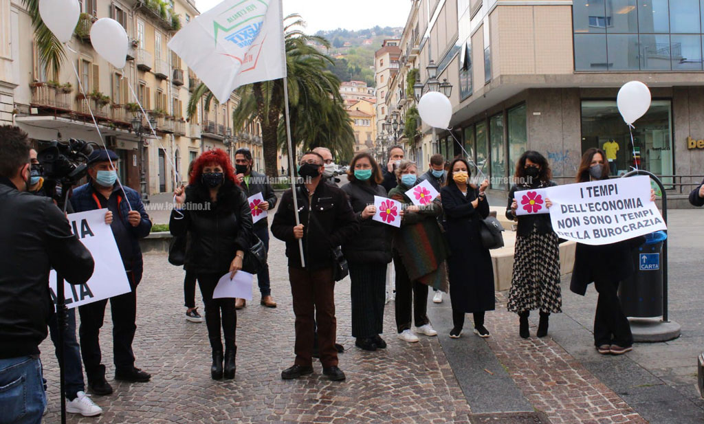 protesta-lamezia-negoziantida6d0_e0c99.jpg