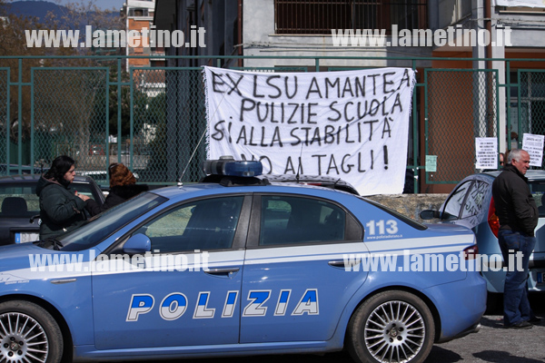 Lamezia: Manifestazione Ex Lsu Scuola per chiedere stabilizzazione