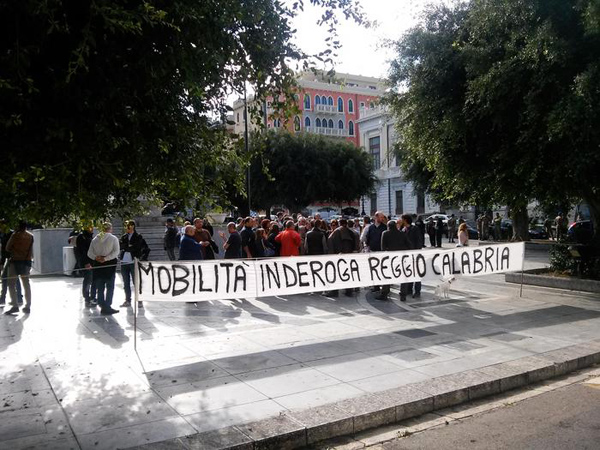 Calabria: Protesta paralizza centro, traffico in tilt a Reggio