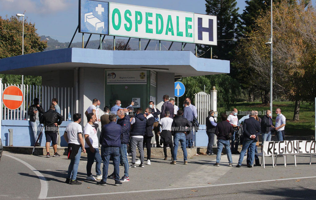 protesta-ospedale-11-novembre-20201.jpg