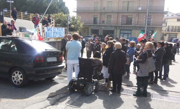 Sit-in a difesa ospedale a Castrovillari