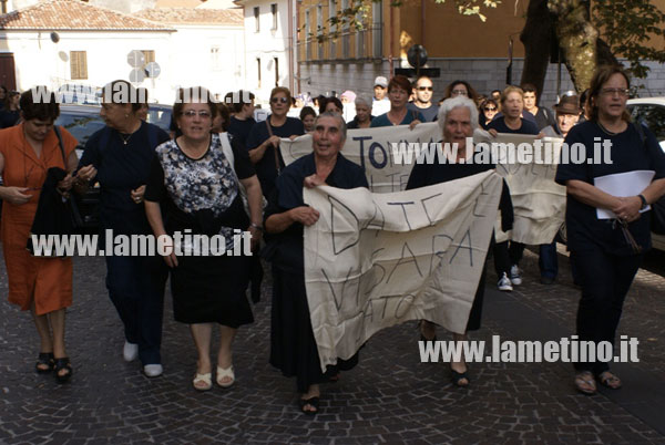 protesta-parrocchia-falerna-bis