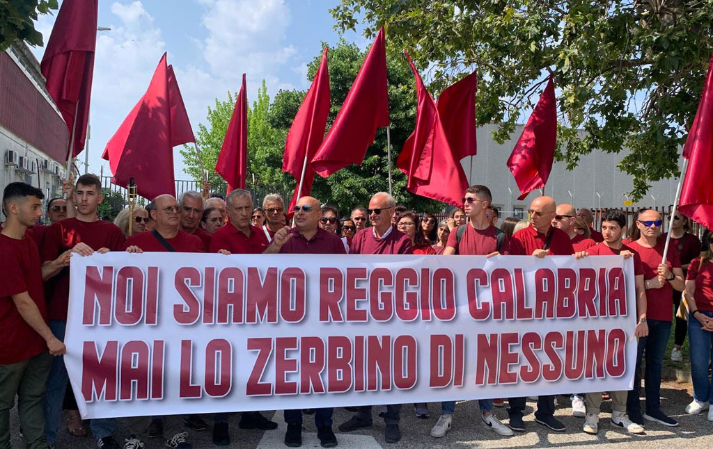 protesta-reggio357_7554644283575709742_n_094c9.jpg