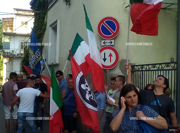 protesta-sovtan-teatro-russo-2.jpg