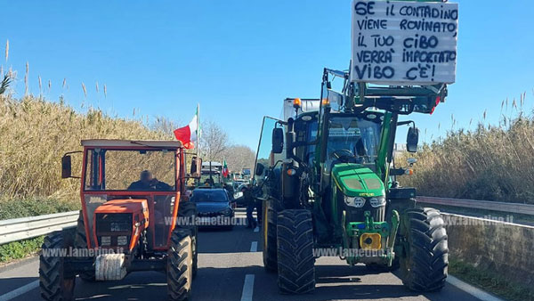 protesta-trattori_0c2a3.jpg