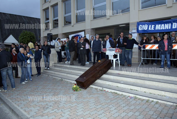 protesta-tribunale-lamezia-folk