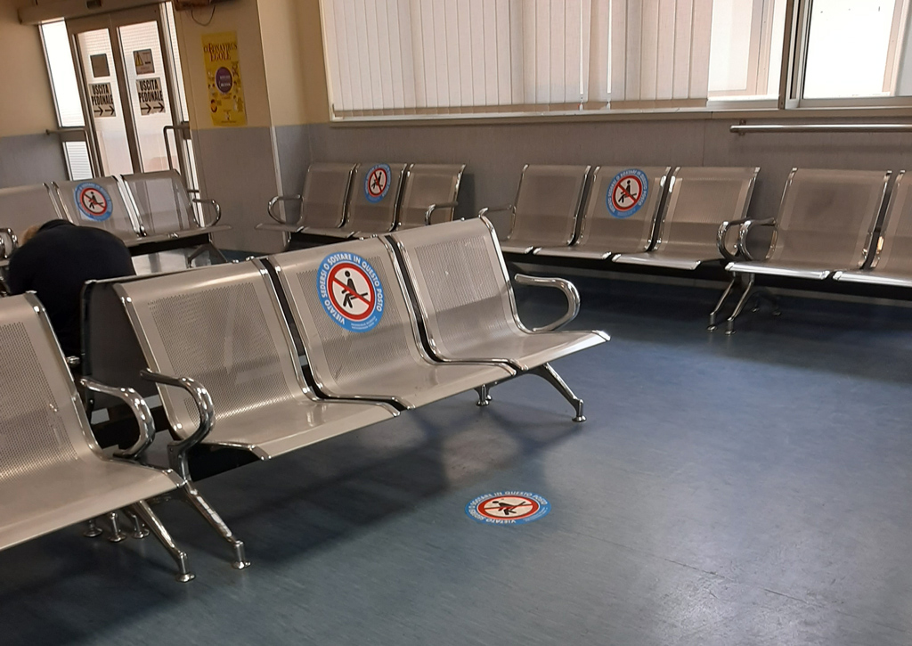Lamezia, "Ore di attesa al pronto soccorso tra rabbia e vergogna": la testimonianza di una coppia