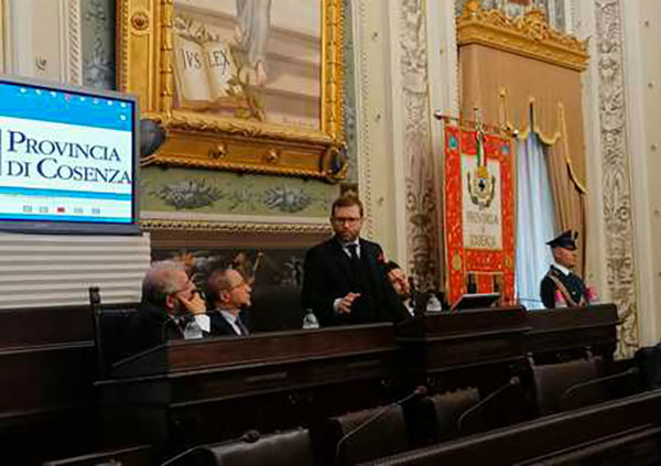 Ministro Provenzano a Cosenza: "Industria essenziale per il Sud, senza non c'è futuro"