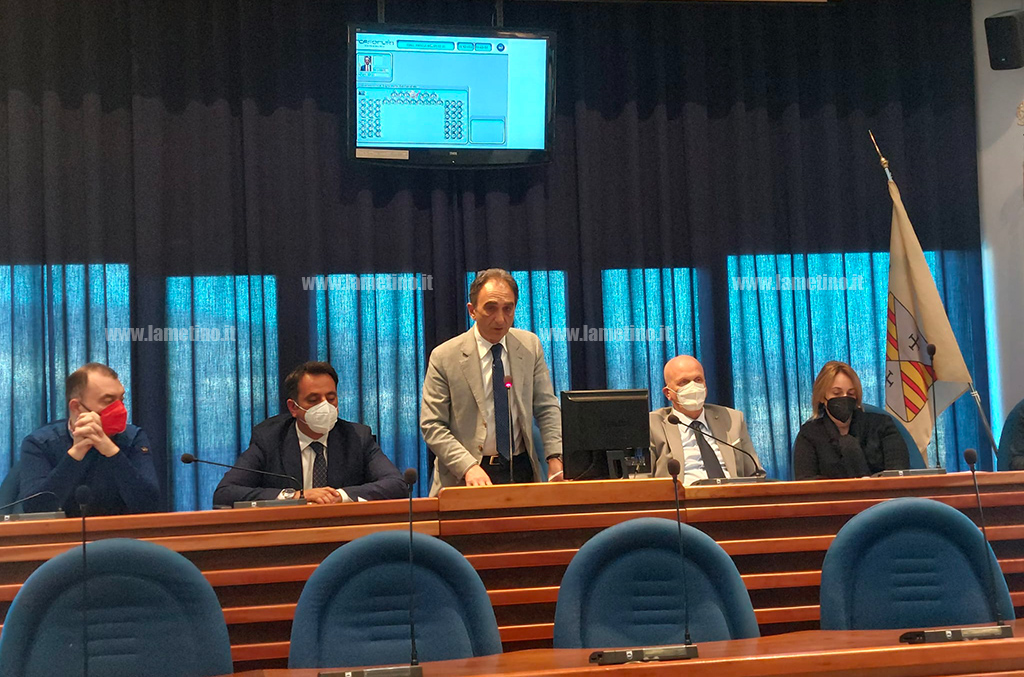 Provincia, via libera al piano di riequilibrio finanziario: anche lo stadio 'Carlei' tra i beni alienabili