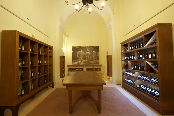 Magno: "Oliverio faccia chiarezza sul futuro dell’Enoteca Regionale"