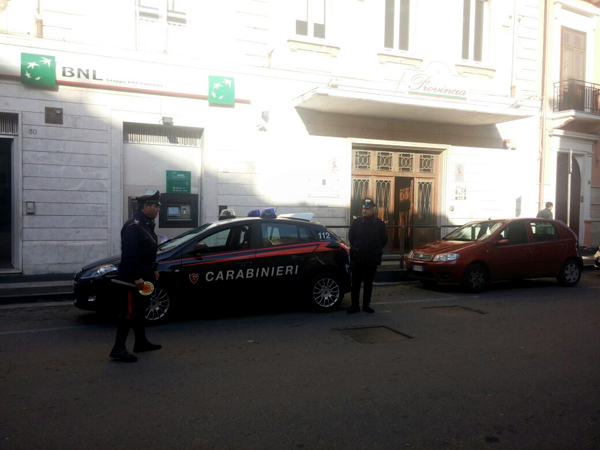 Calabria: chiede soldi in cambio di lavoro, arrestato dipendente provinciale